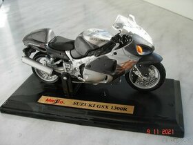 SUZUKI  GSX  1300R
