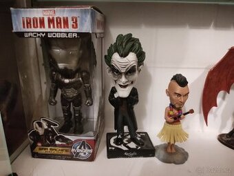 Bobble head figurky