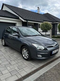 Hyundai i30, 1.6