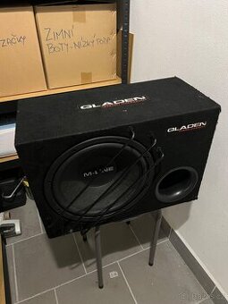 Subwoofer se zesilovačem