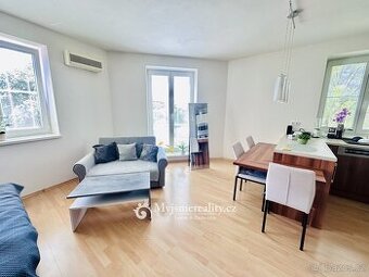 Pronájem slunného bytu 1+kk, 40 m2 - Znojmo, ulice Sokolská