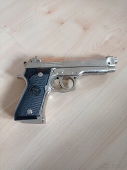 Zapalovač pistol. - 1