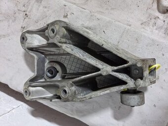 Uložení motoru bmw 5-serien gt f10 22116781227