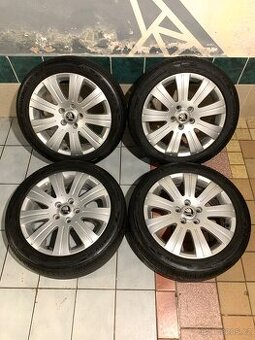 Alu kola Škoda R17 5X112 LETNÍ PNEU 205/50 R17 FLASH