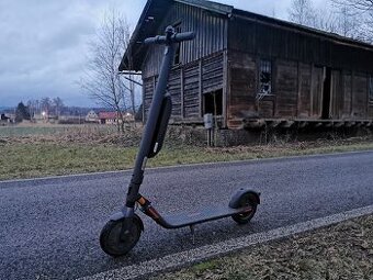 Elektrokoloběžka Segway Ninebot E45E