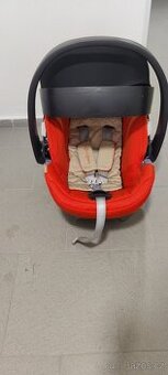 Cybex autosedačka s Izofixem a kočárek Moon Scala