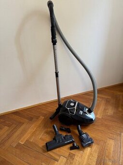 Rowenta RO3985EA vysavač
