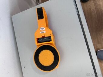 FK technics detektor vodičů,kovu a dřeva - 1