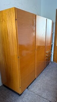 Retro šatní skříň a prádelník