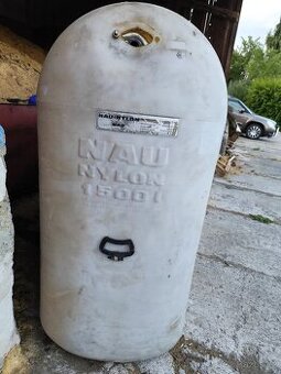 Nádrže na naftu nebo olej
