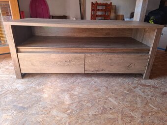 Tv skříňka 130x53x53 cm