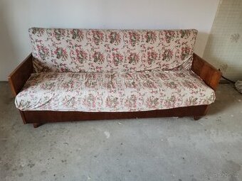 Gauč za odvoz s úložným prostorem.