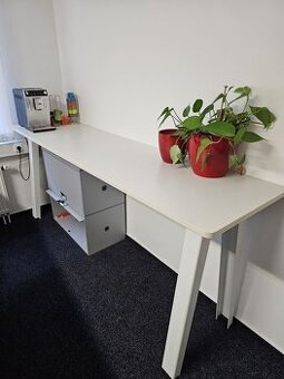 Velký kancelářský stůl + Steelcase B-free lavice - 1