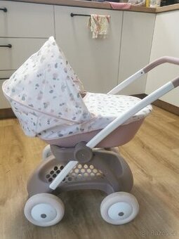 Kočárek pro panenky