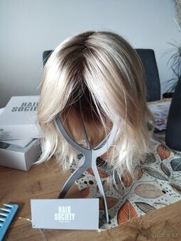 Blond paruka