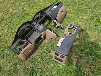 Bmw E60 E61 palubní deska před FL