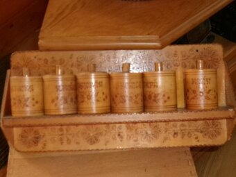 korenky + retro drevene doplnky