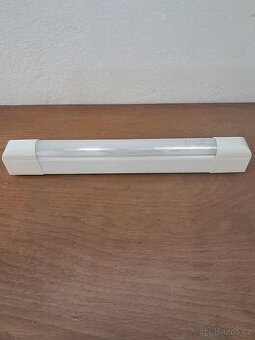 Zářivkové svítidlo 10W s výpínačem