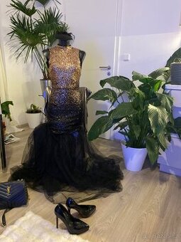 Guess plesove tanecni saty dlouhe ulate cerne 36