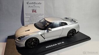 1:18 Auto Art Nissan GTR (Optional Matt Black Wheel)