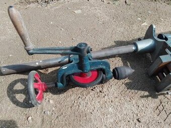 Ruční stojanová vrtačka