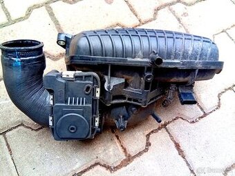 Prodám komplet škrticí klapku na VW golf 5,1.4 TSI ,103 kw.