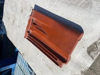 Taška  Bramac, typ Granát 13 odvětrávací glazura