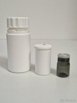 Malý plastový box, krabička, organizér, lékovka