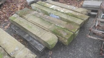 Stará kamenná futra, pískovcová futra