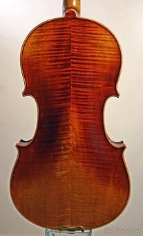 Staré 4/4 housle opravované v roce 1959 J.B. Herclíkem