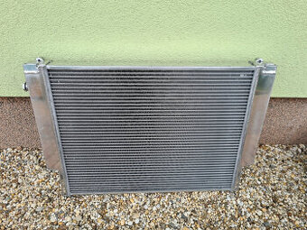 Hliníkový chladič BMW