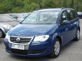 Volkswagen Touran 1,6Mpi parksenz,tempomat,serviska
