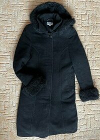 Černý kabát vel. 38 - 1