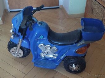 Dětská elektrická motorka tříkolka