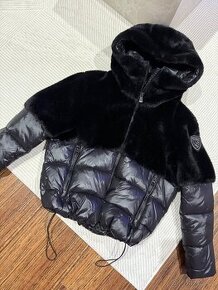 Luxusní, černá bunda BLAUER s umělým kožíškem