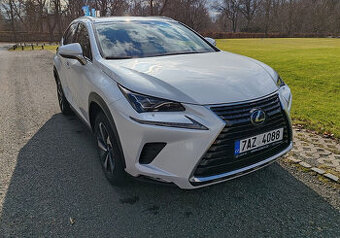Lexus NX 300h LUXURY 4x4