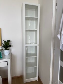 Knihovna Ikea