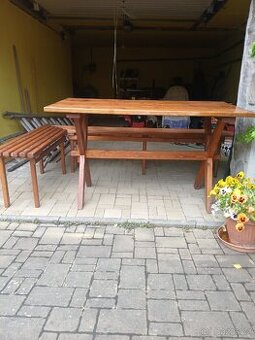 Prodej stolu s rohovou lavicí