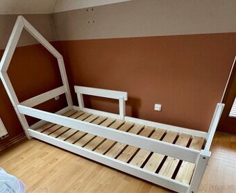 Dětská postel z masivu 180x90.