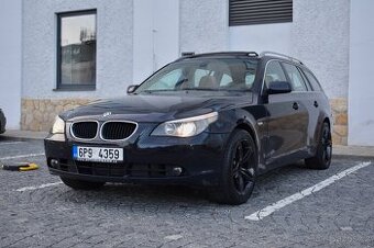 Bmw E61 530d/xDrive/2006/170kW/Automat/Kůže/Panorama/326tkm
