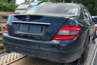 Mercedes-Benz W204 C 200 kompressor 130kw - náhradní díly