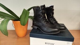 Kotníkové boty Mustang, vel.37