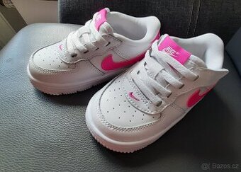 NOVÉ Nike Force 1 low easyon vel. 23