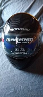 Karbonová integrální přilba Marushin