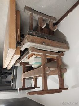 Truhlářský pracovní stůl