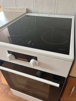 Elektrický indukční sporák Mora