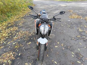 KTM DUKE 890R