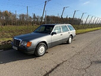 Mercedes-Benz S124 300 TE 4MATIC (1992) - 1