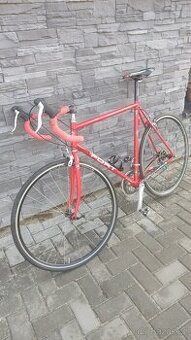 Silniční kolo Fort