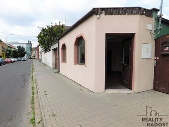 Pronájem obchodního prostoru 30m²  v Hodoníně